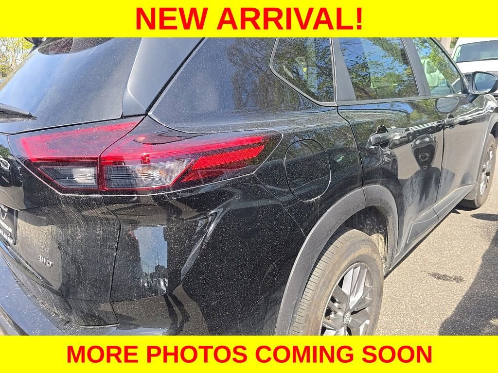 Used 2025 Nissan Rogue S AWD/4WD image 15