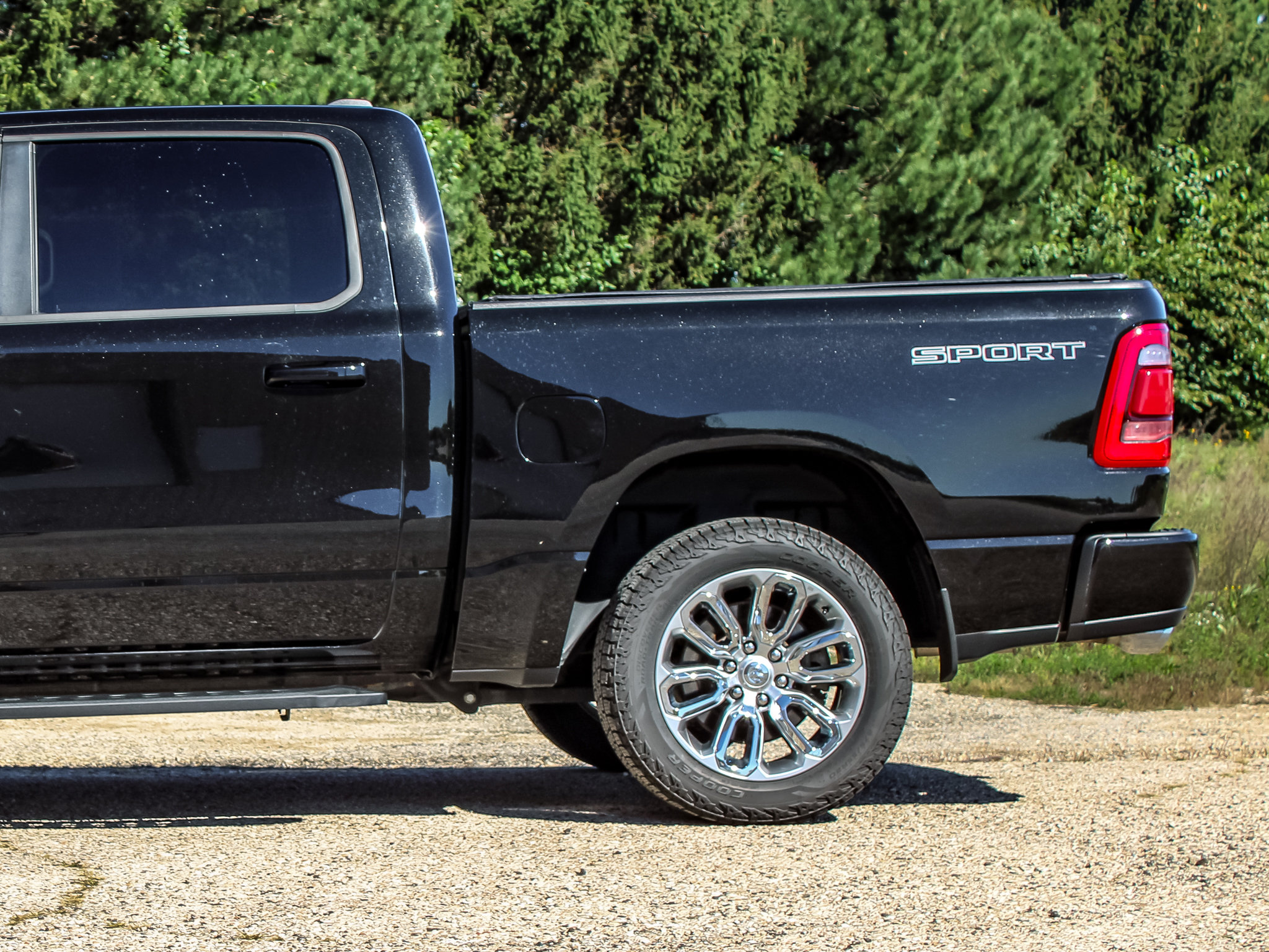 Used 2023 RAM 1500 Laramie AWD/4WD image 35