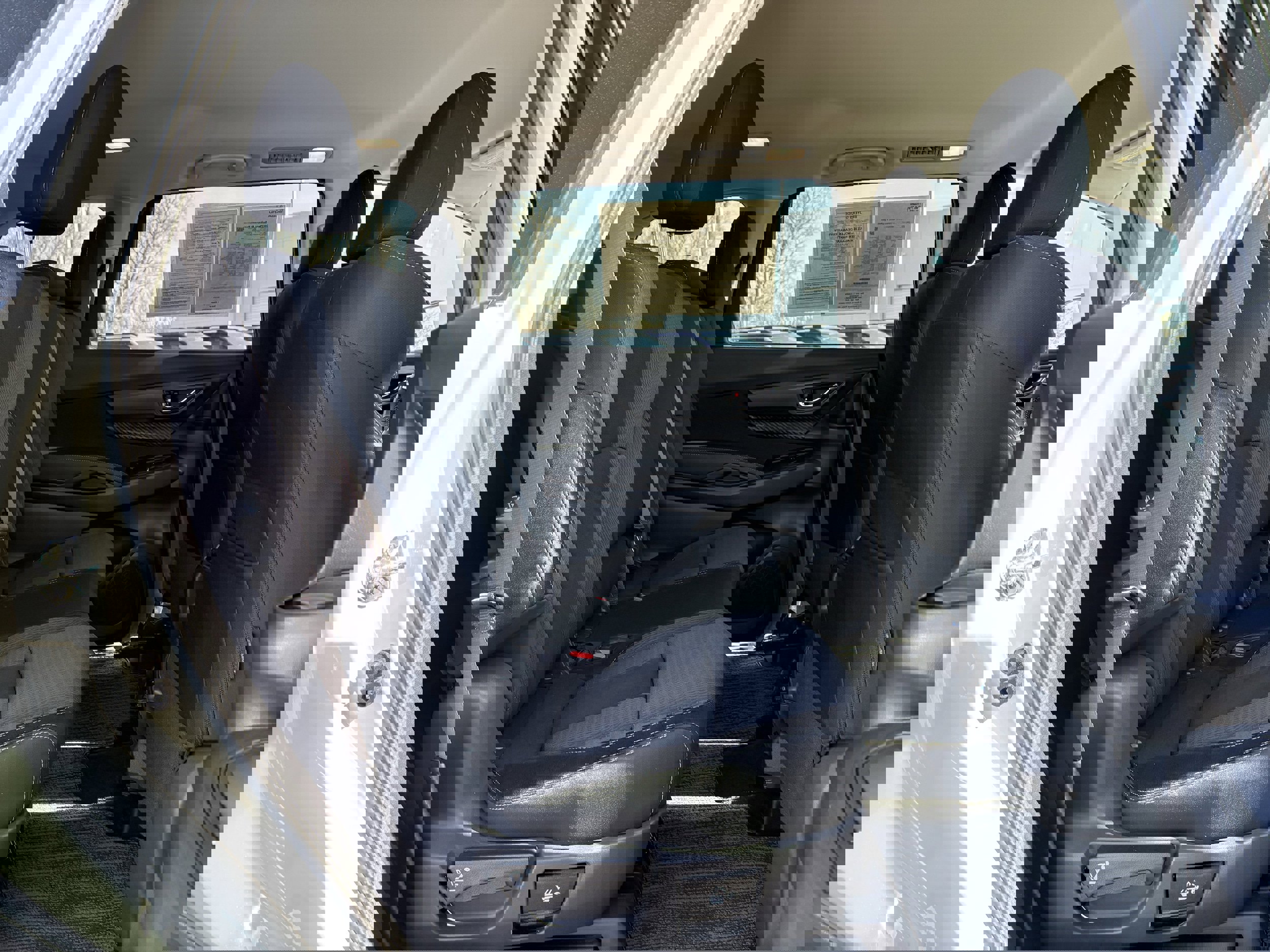 Used 2025 Subaru Ascent Premium image 29