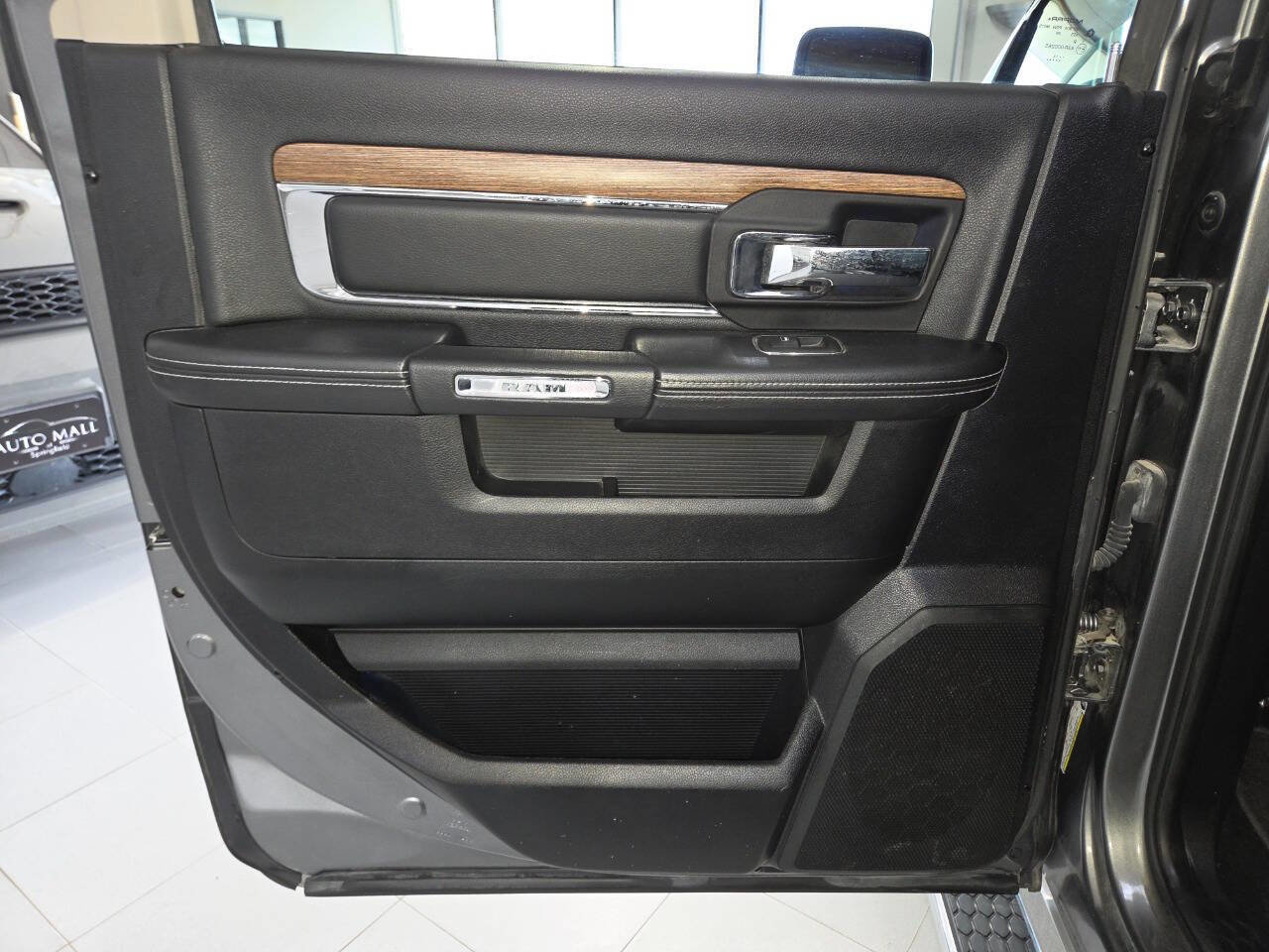 Used 2013 RAM 1500 Laramie w/ Convenience Group AWD/4WD image 21