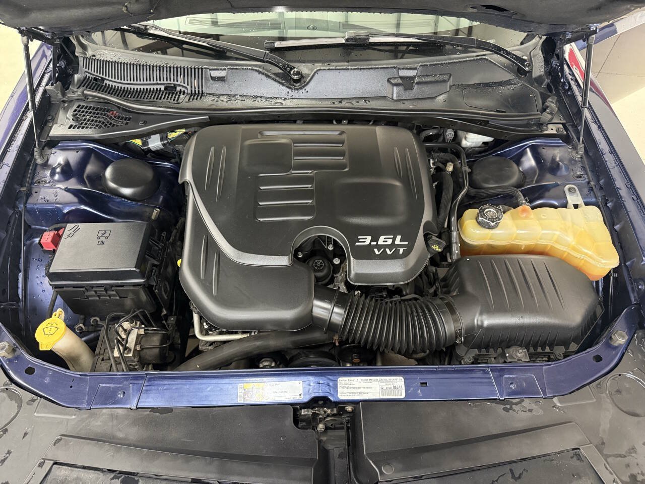 Used 2014 Dodge Challenger SXT RWD image 8