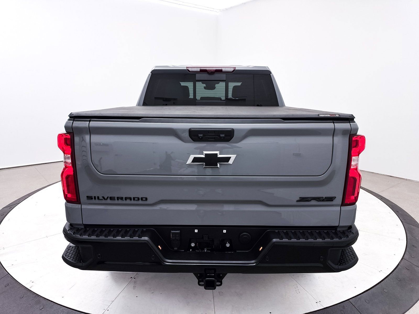 Used 2025 Chevrolet Silverado 1500 ZR2 w/ Technology Package image 30