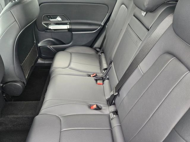 Used 2022 Mercedes-Benz GLB 250 4MATIC image 9