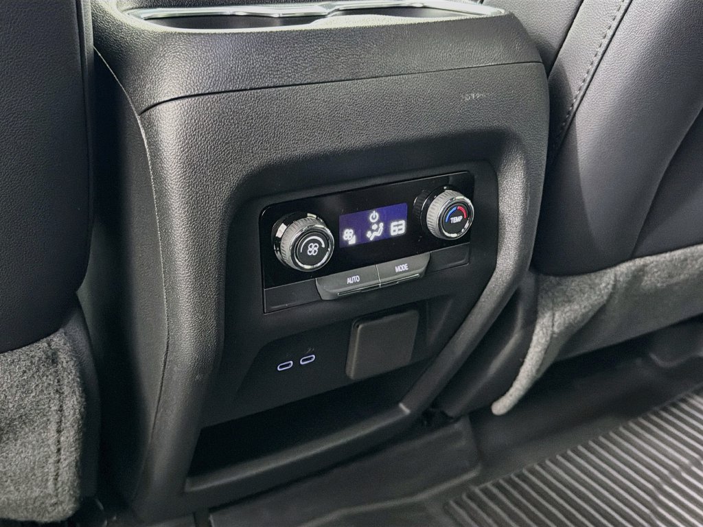New 2026 Chevrolet Traverse LT w/ Midnight/Sport Edition AWD/4WD image 25