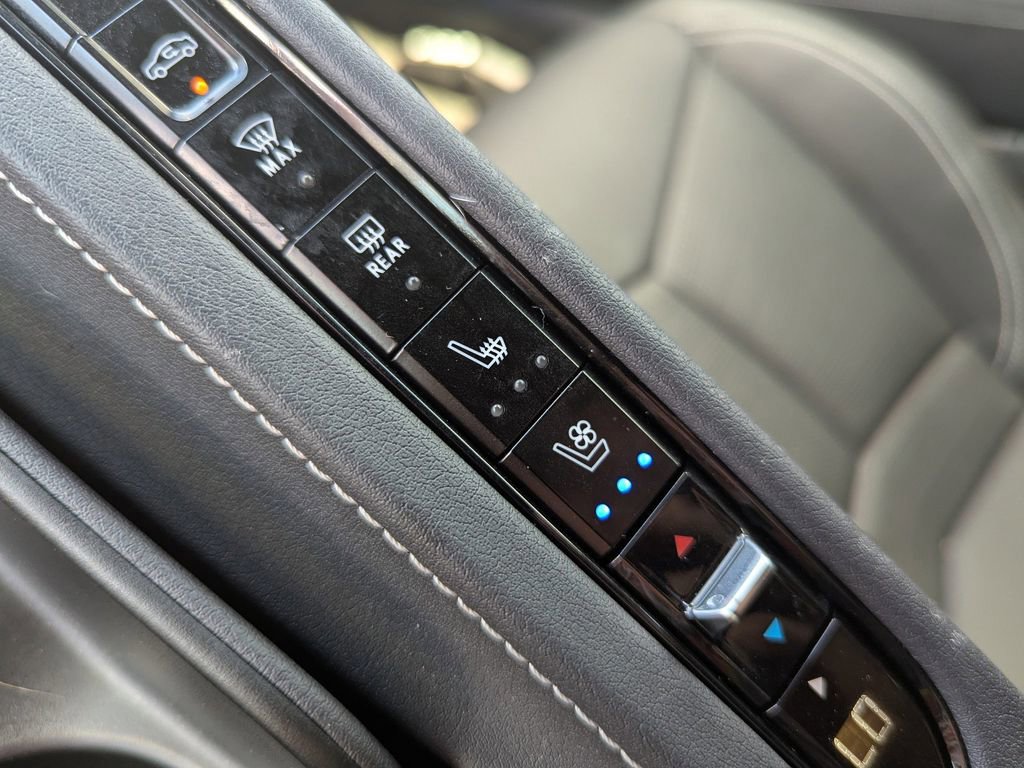 Used 2024 Chevrolet Corvette Stingray Preferred Cpe w/ 2LT image 24