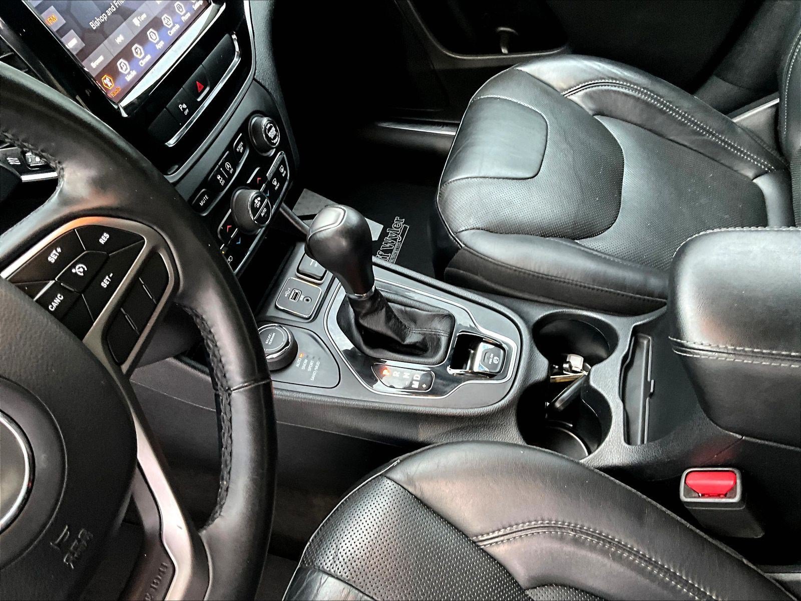 Used 2019 Jeep Cherokee Limited AWD/4WD image 18