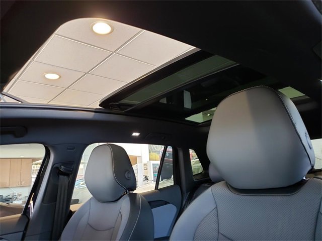 New 2026 Volkswagen Tiguan SE R-Line image 5