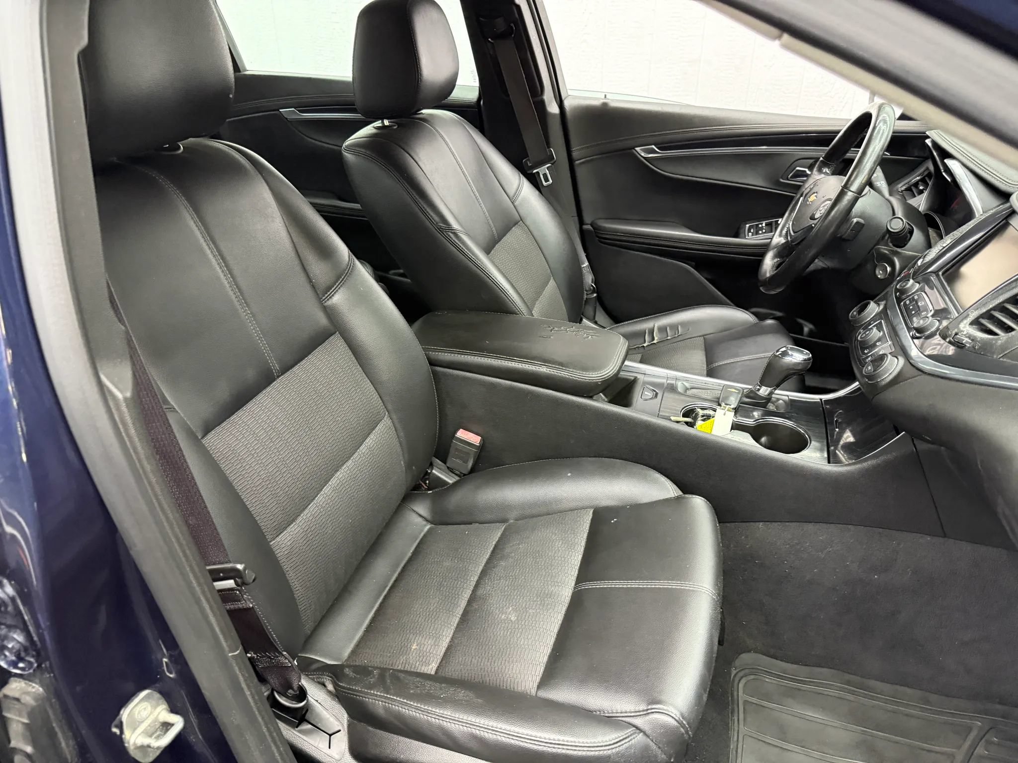 Used 2017 Chevrolet Impala LT FWD image 6