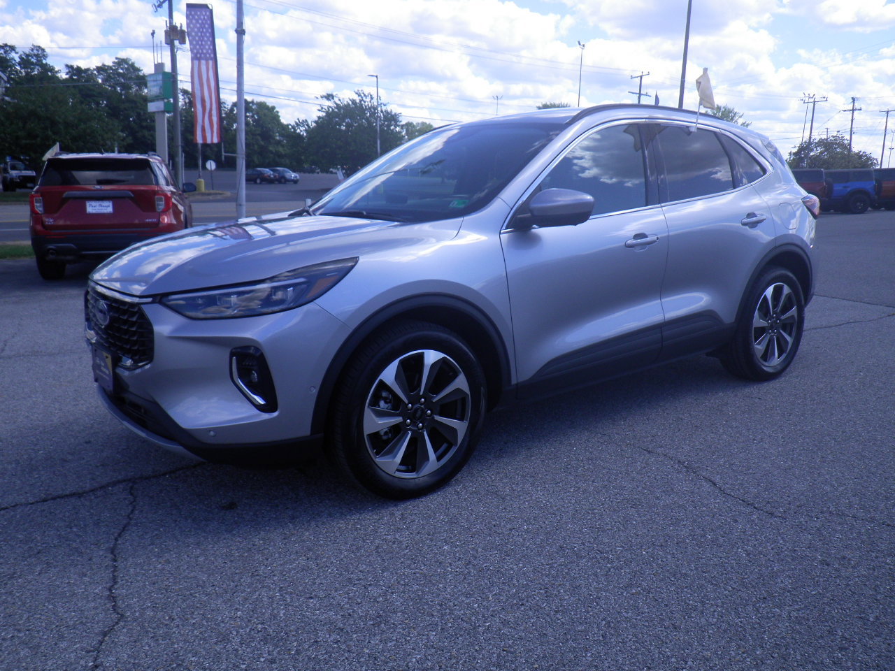 Certified 2023 Ford Escape Platinum w/ Premium Technology Package image 3