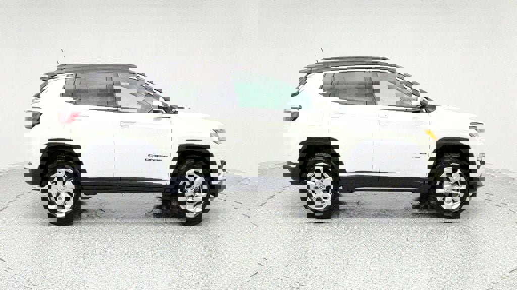 Used 2018 Jeep Compass Latitude w/ Popular Equipment Group image 4