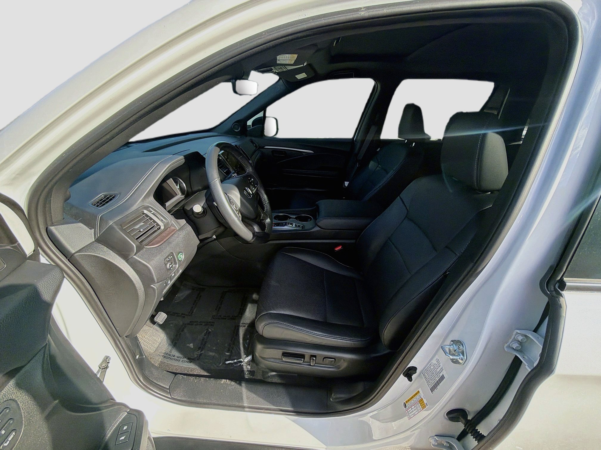 Certified 2025 Honda Passport EX-L image 18