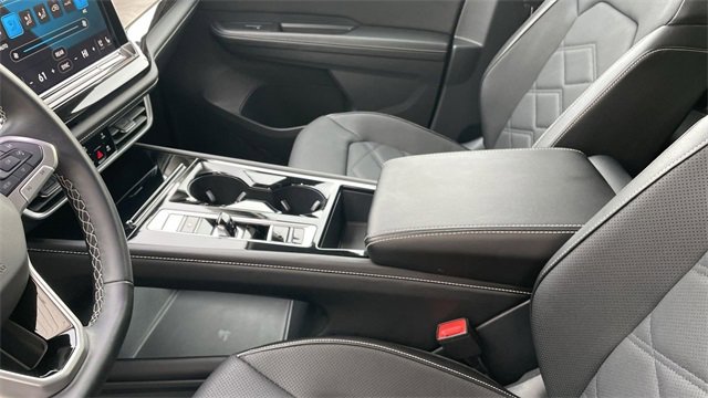 Used 2025 Volkswagen Atlas SE image 20