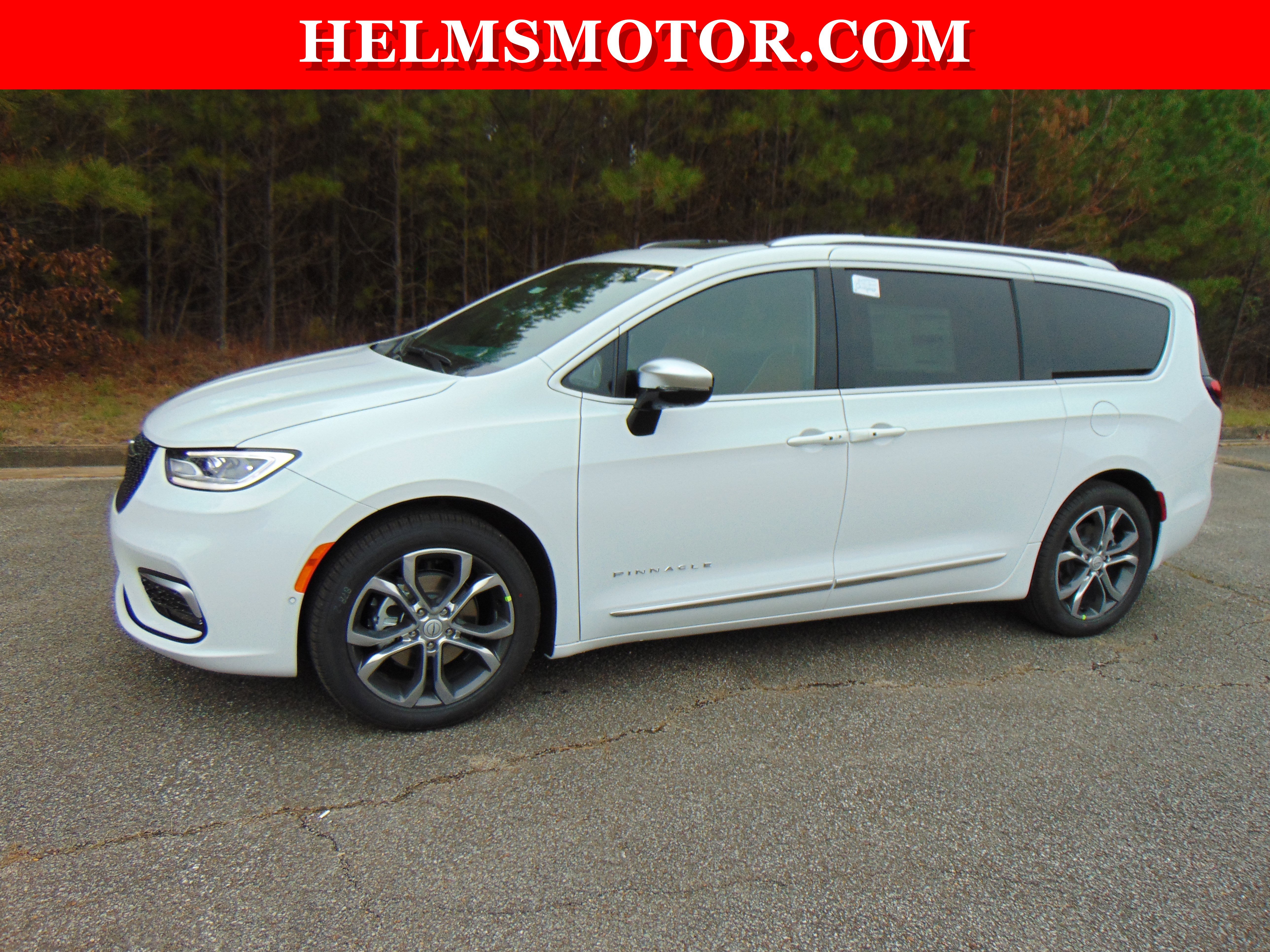 New 2026 Chrysler Pacifica Pinnacle image 2