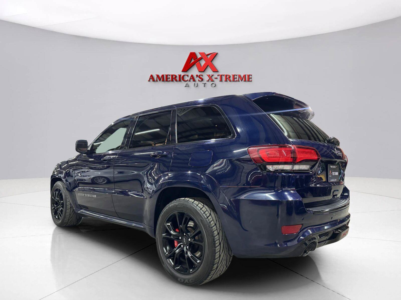 Used 2017 Jeep Grand Cherokee SRT AWD/4WD image 5