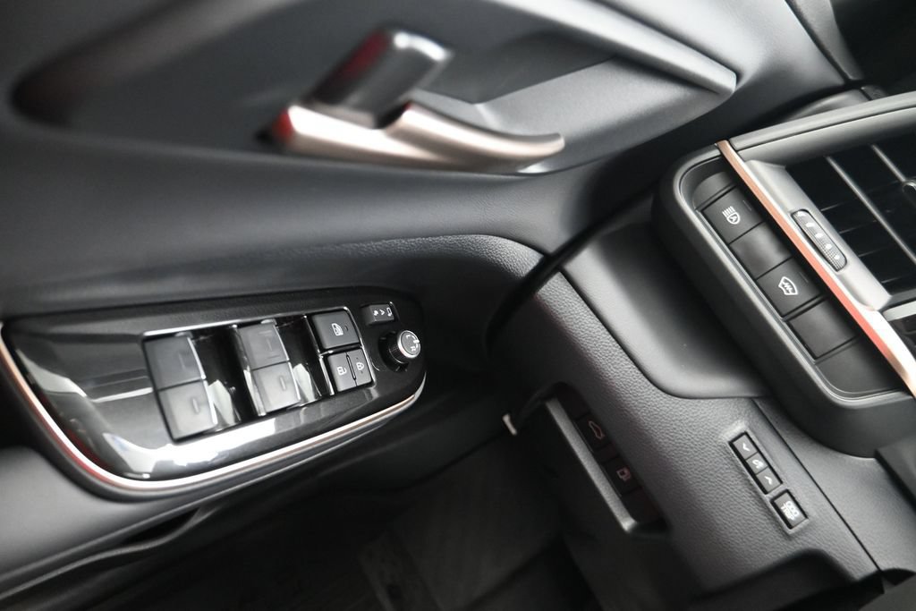 New 2027 Toyota Crown AWD/4WD image 9