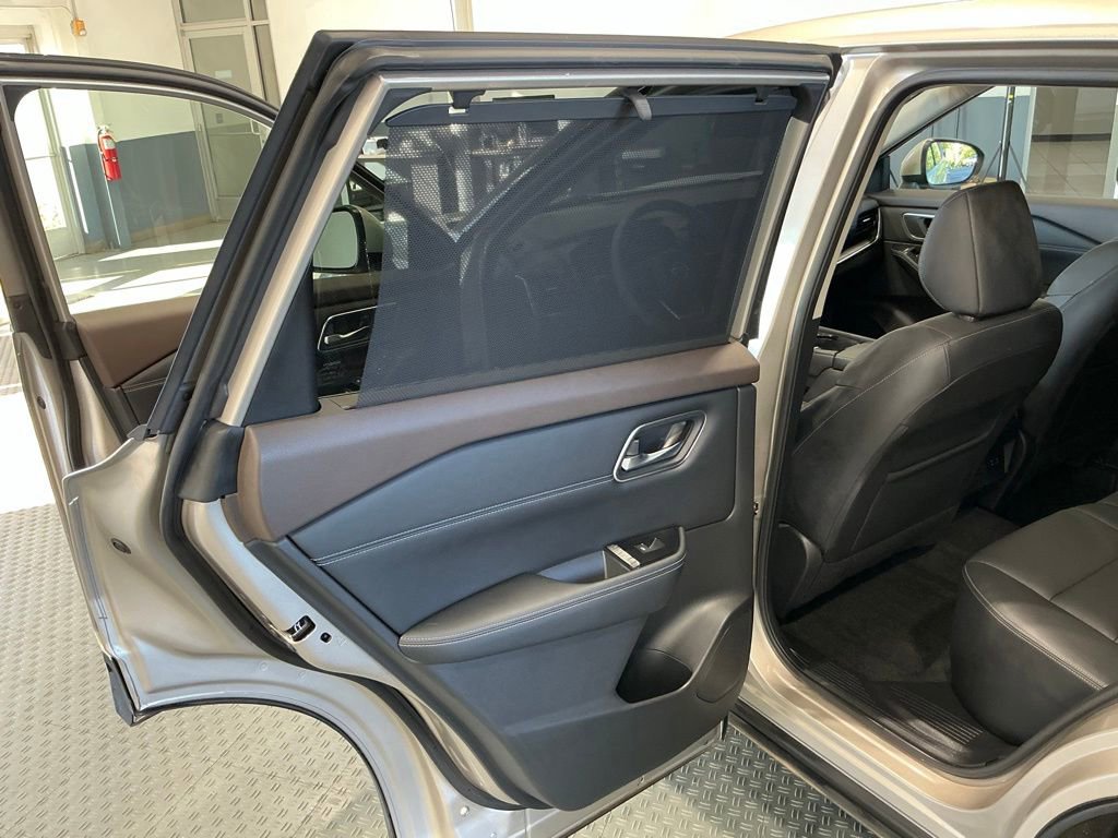 Used 2021 Nissan Rogue SL w/ Premium Package FWD image 43