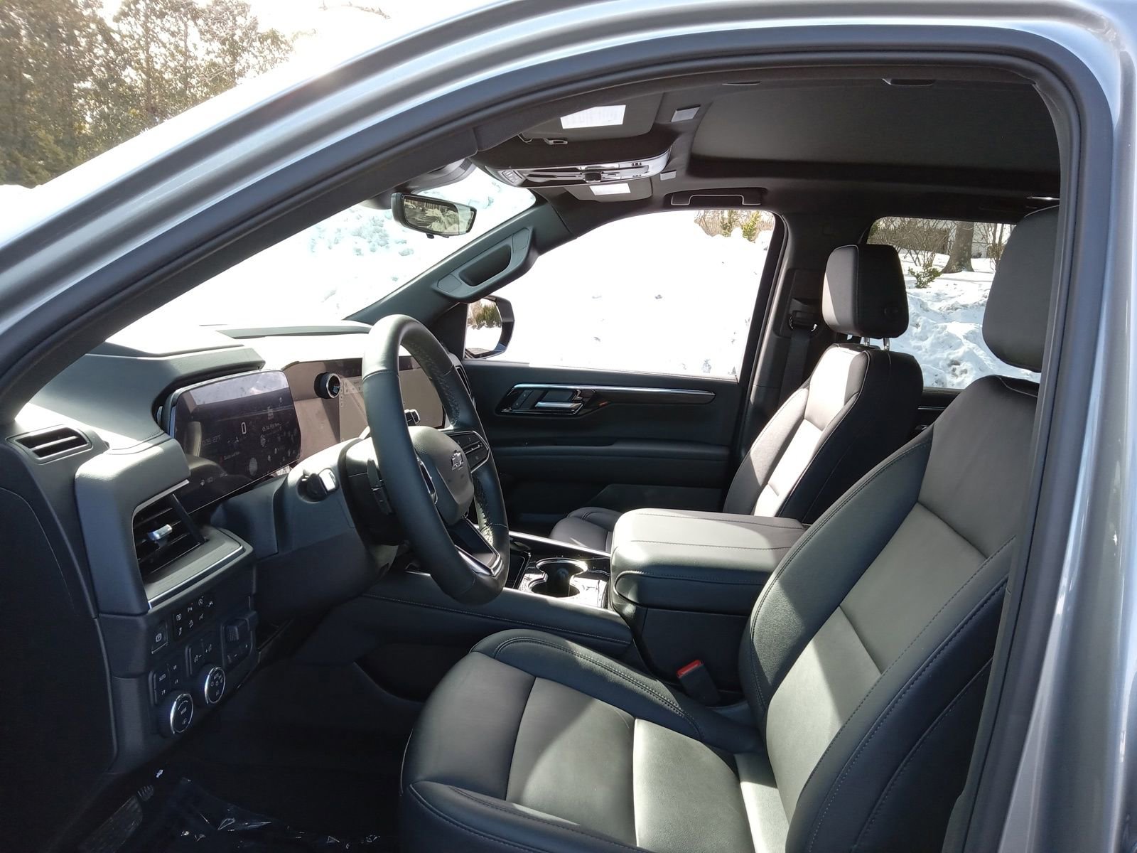 Used 2025 Chevrolet Tahoe Z71 w/ Z71 Off-Road Package image 11