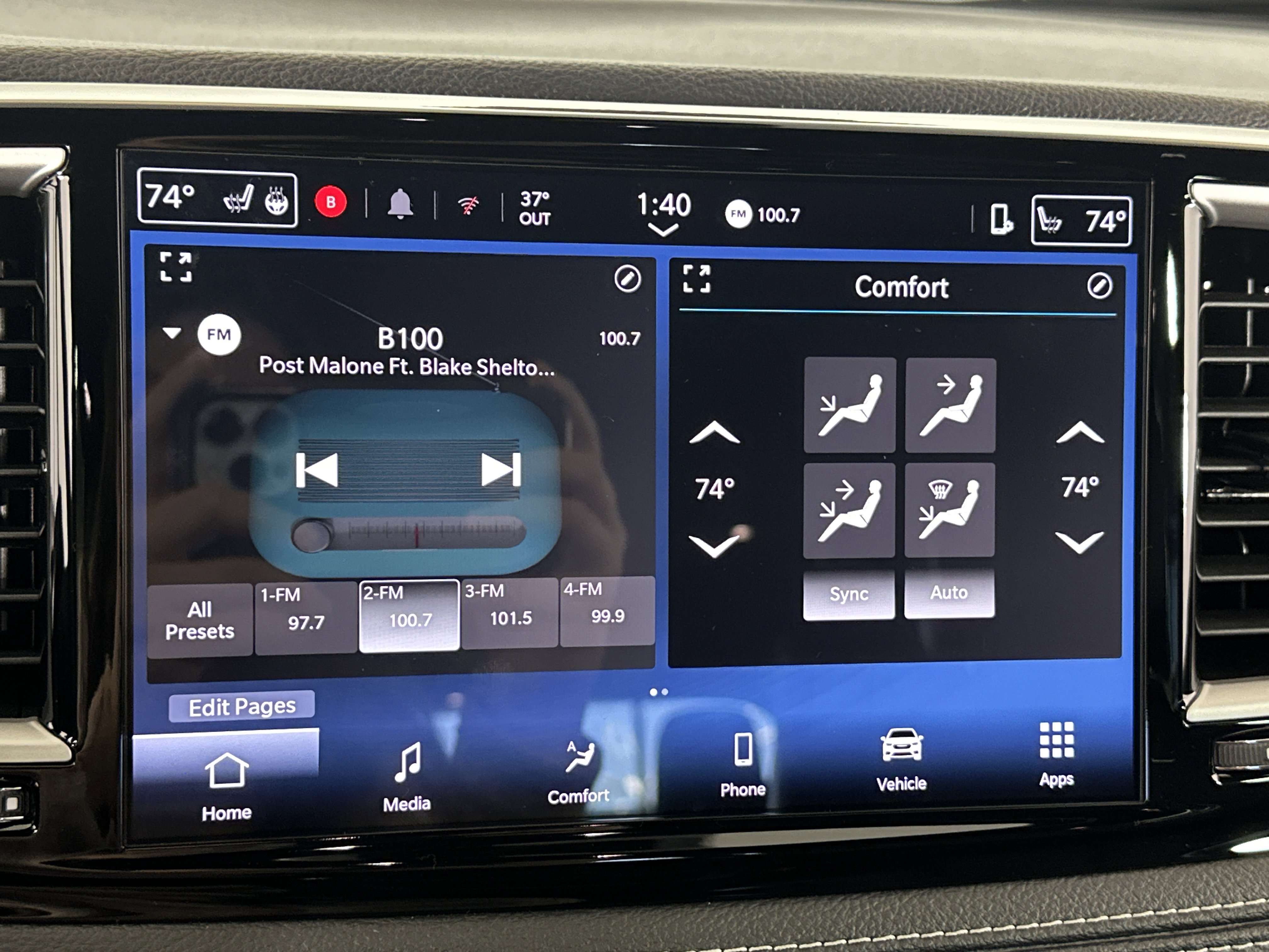 Used 2025 Chrysler Pacifica Select image 18