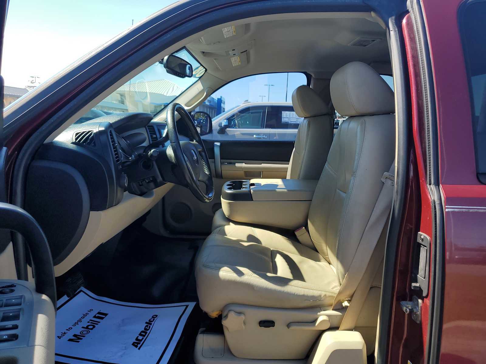 Used 2008 GMC Sierra 2500 SLE w/ Z71 Off-Road Package image 13