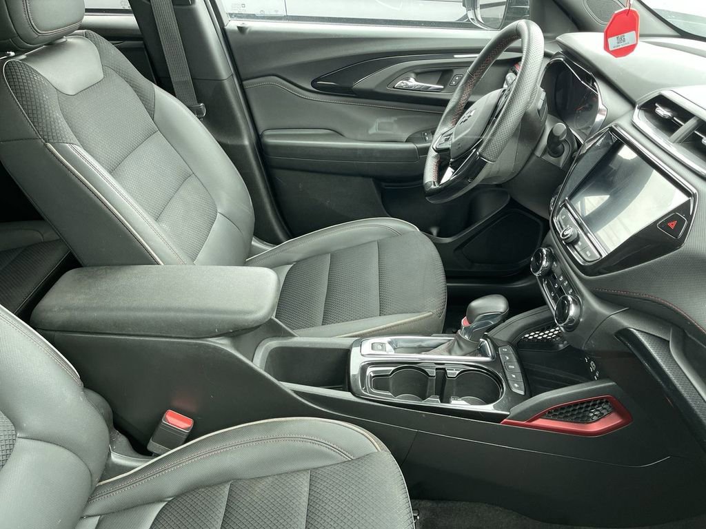 Used 2023 Chevrolet TrailBlazer RS w/ Convenience Package FWD image 11