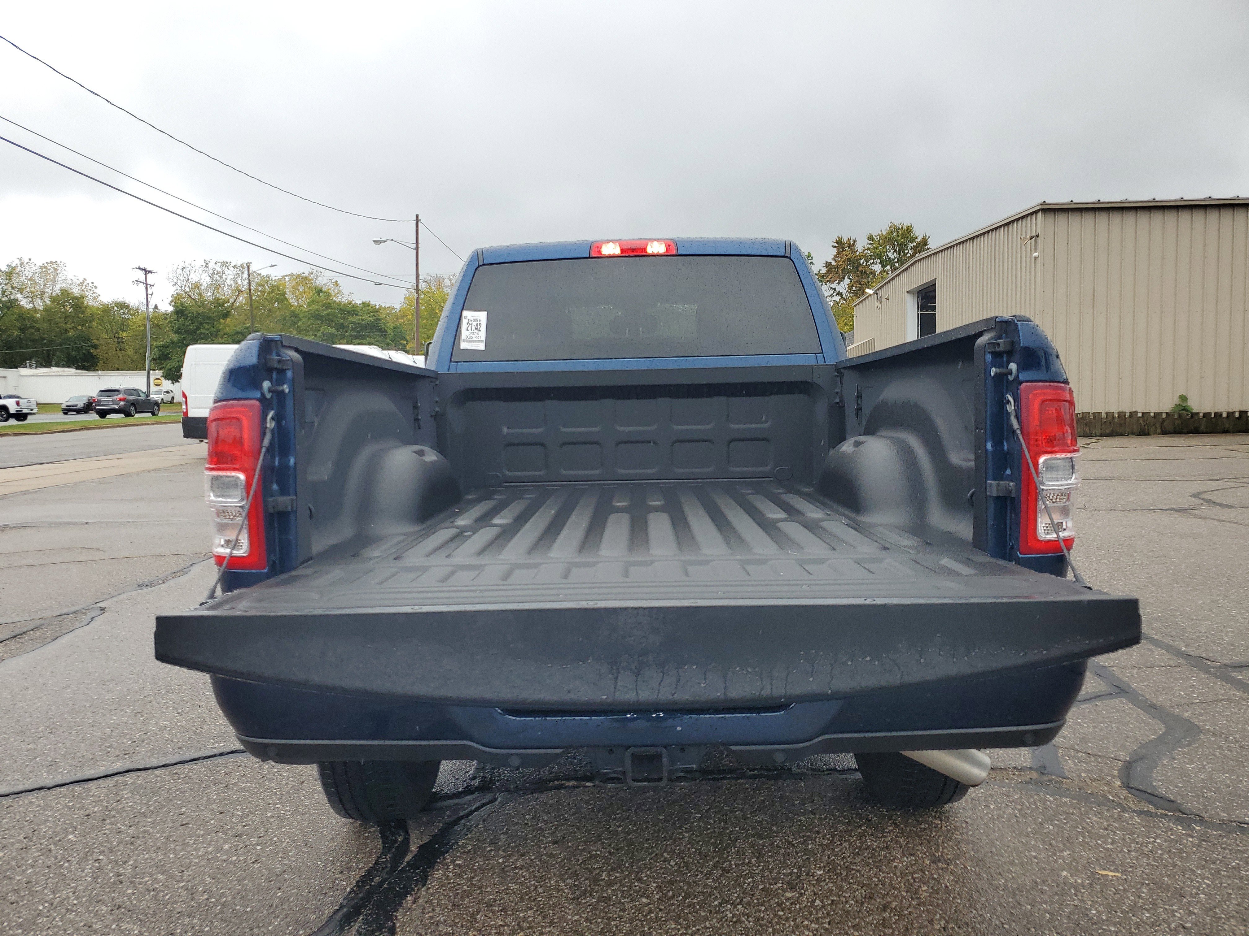 Used 2024 RAM 2500 Big Horn w/ Sport Appearance Package image 26