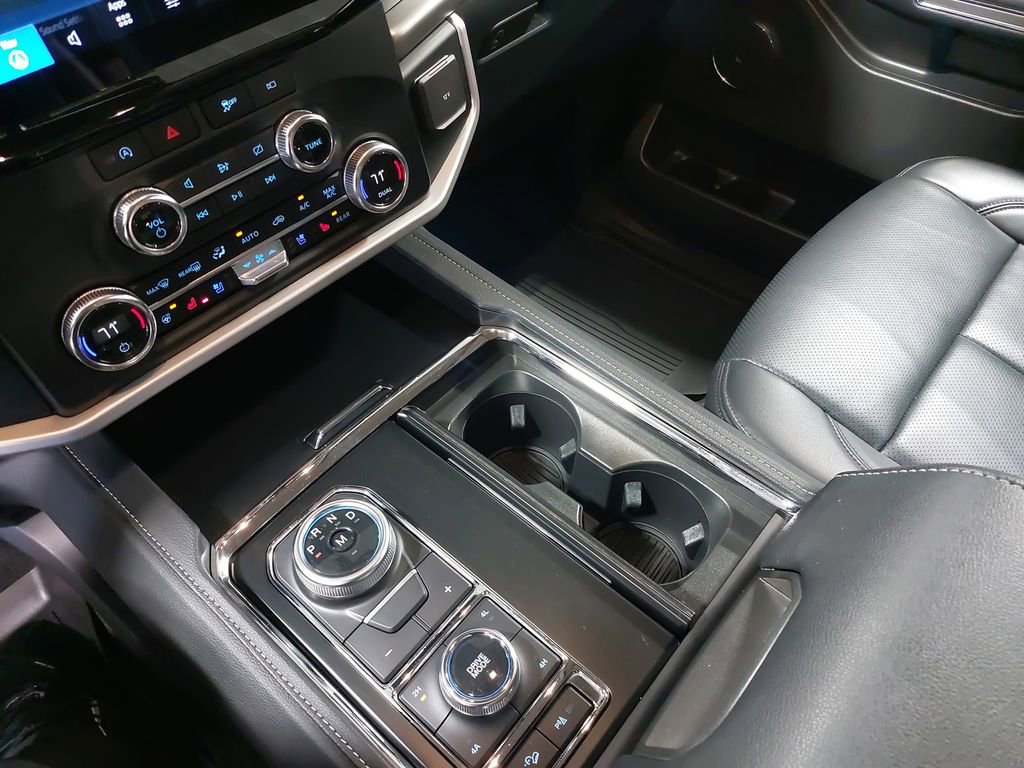 Used 2024 Ford Expedition XLT AWD/4WD image 27