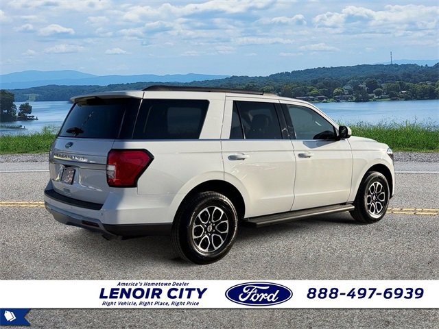 Used 2024 Ford Expedition XLT image 7