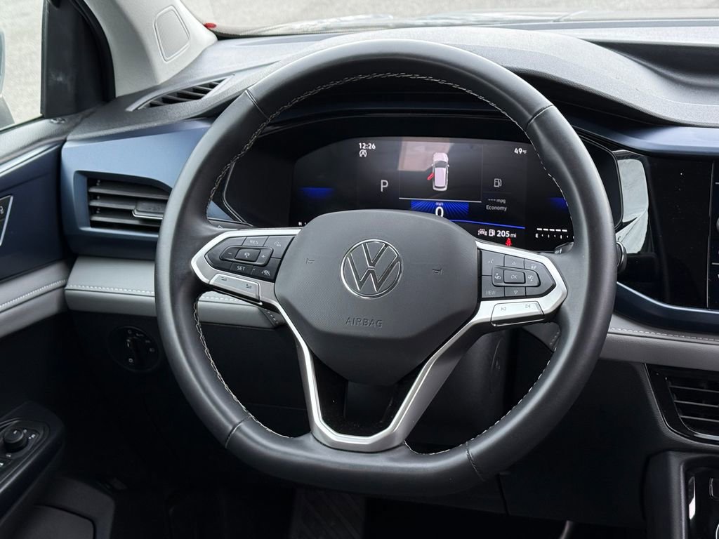 Used 2024 Volkswagen Taos SE image 18