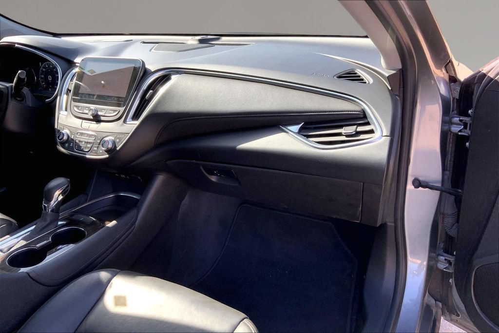 Used 2023 Chevrolet Malibu LT FWD image 17