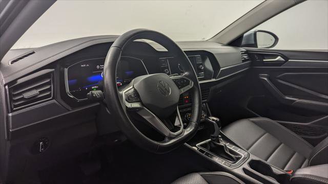 Used 2024 Volkswagen Jetta SE FWD image 22