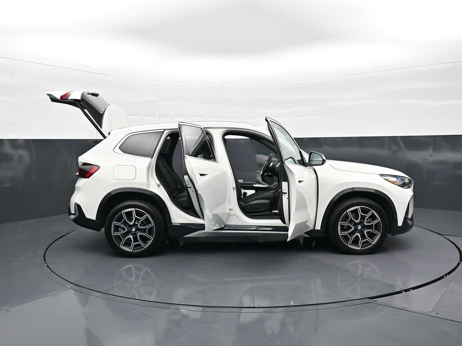 Used 2026 BMW X1 xDrive28i w/ Convenience Package AWD/4WD image 35