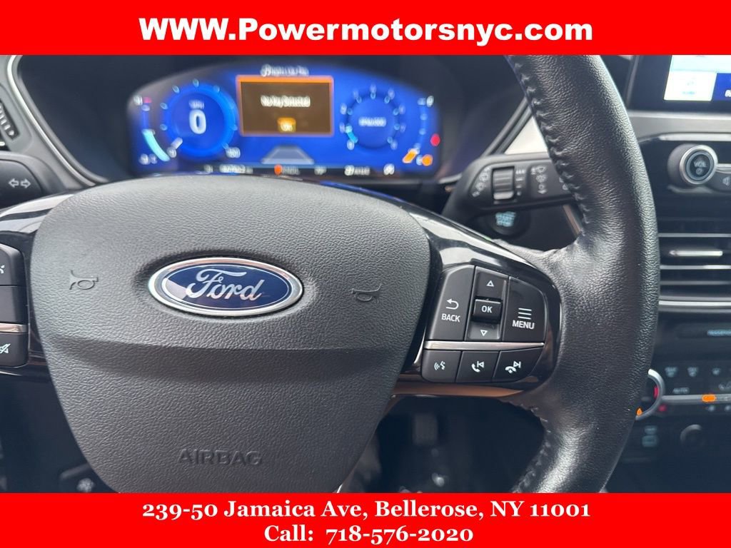 Used 2021 Ford Escape Titanium image 36