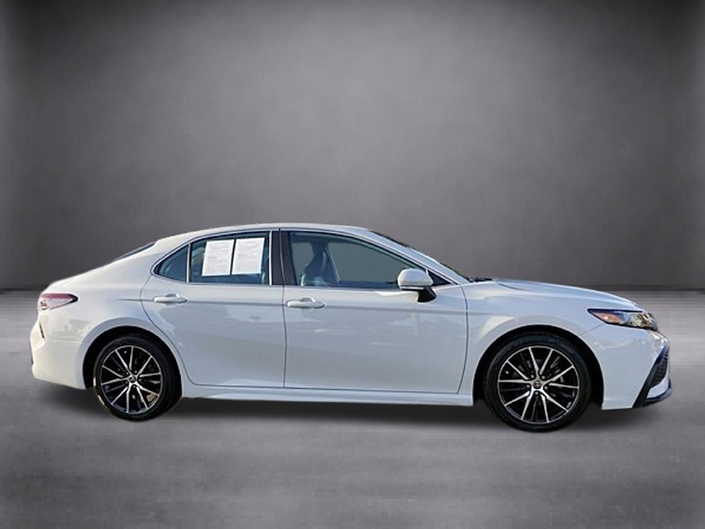 Used 2023 Toyota Camry SE FWD image 2