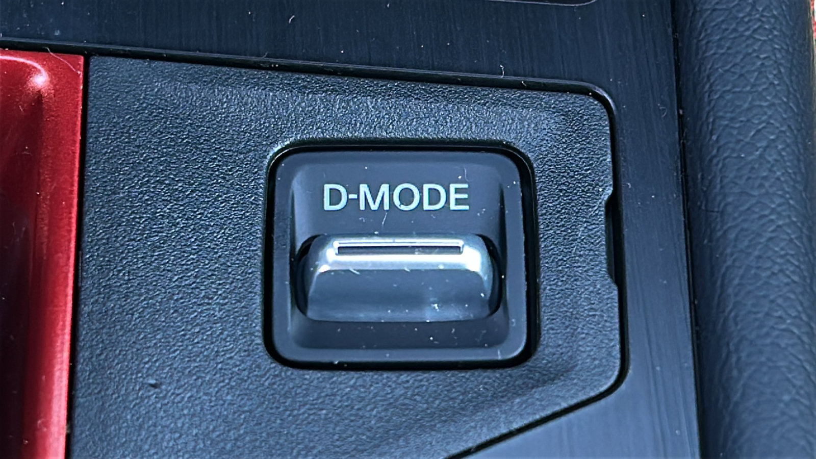 Certified 2025 Nissan Kicks SR image 27