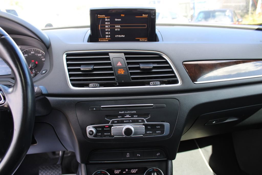 Used 2016 Audi Q3 2.0T Premium Plus w/ Technology Package image 27