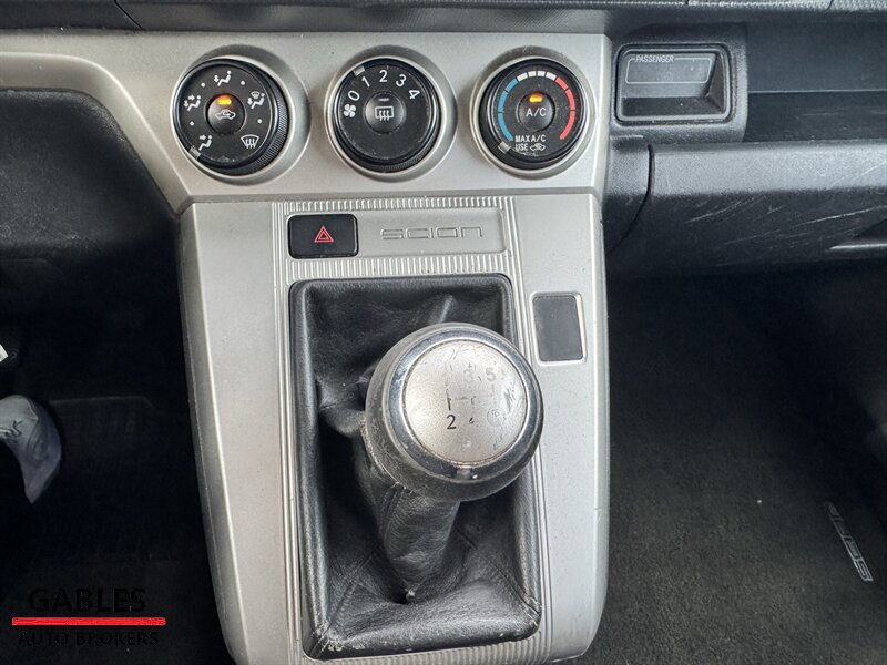 Used 2009 Scion xB FWD image 21