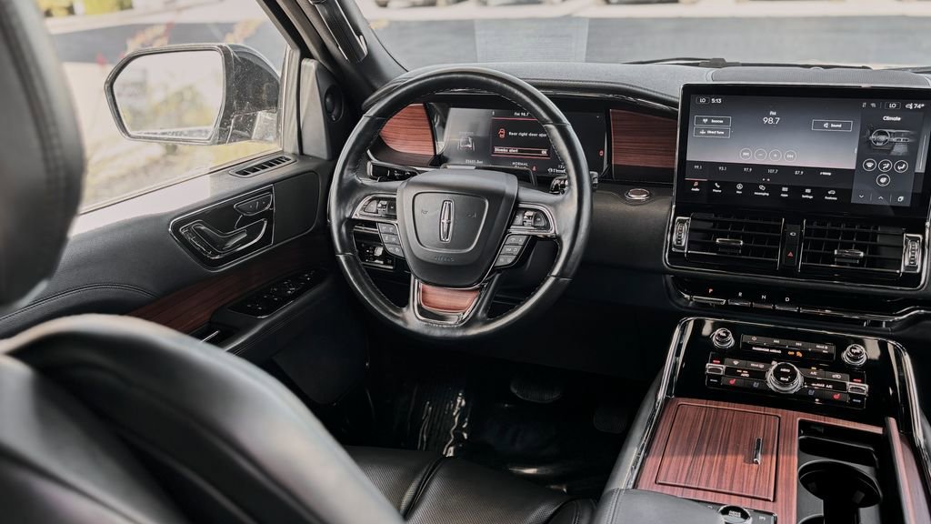 Used 2024 Lincoln Navigator L 4WD image 24