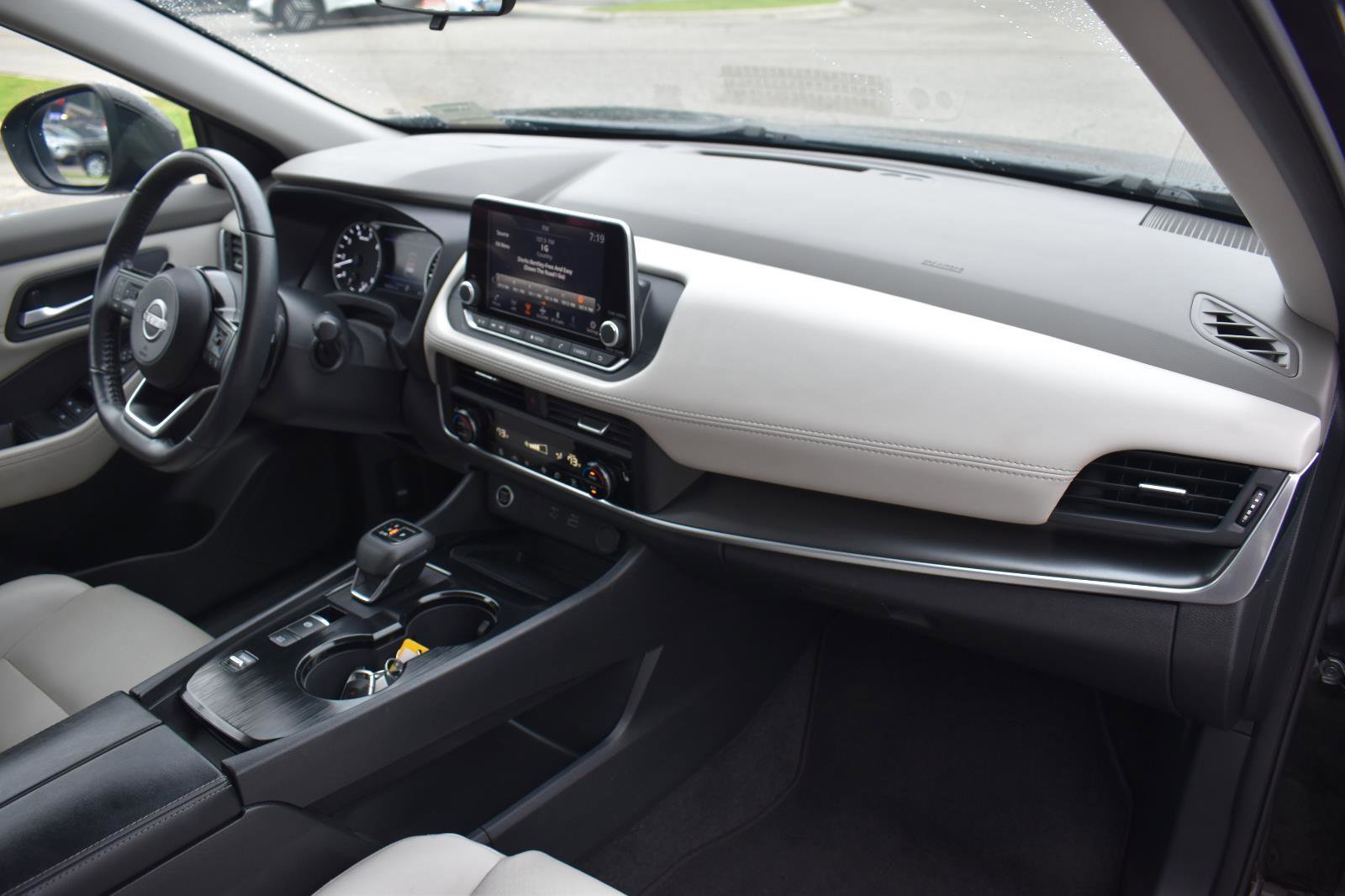 Used 2023 Nissan Rogue SV w/ SV Premium B Package FWD image 68