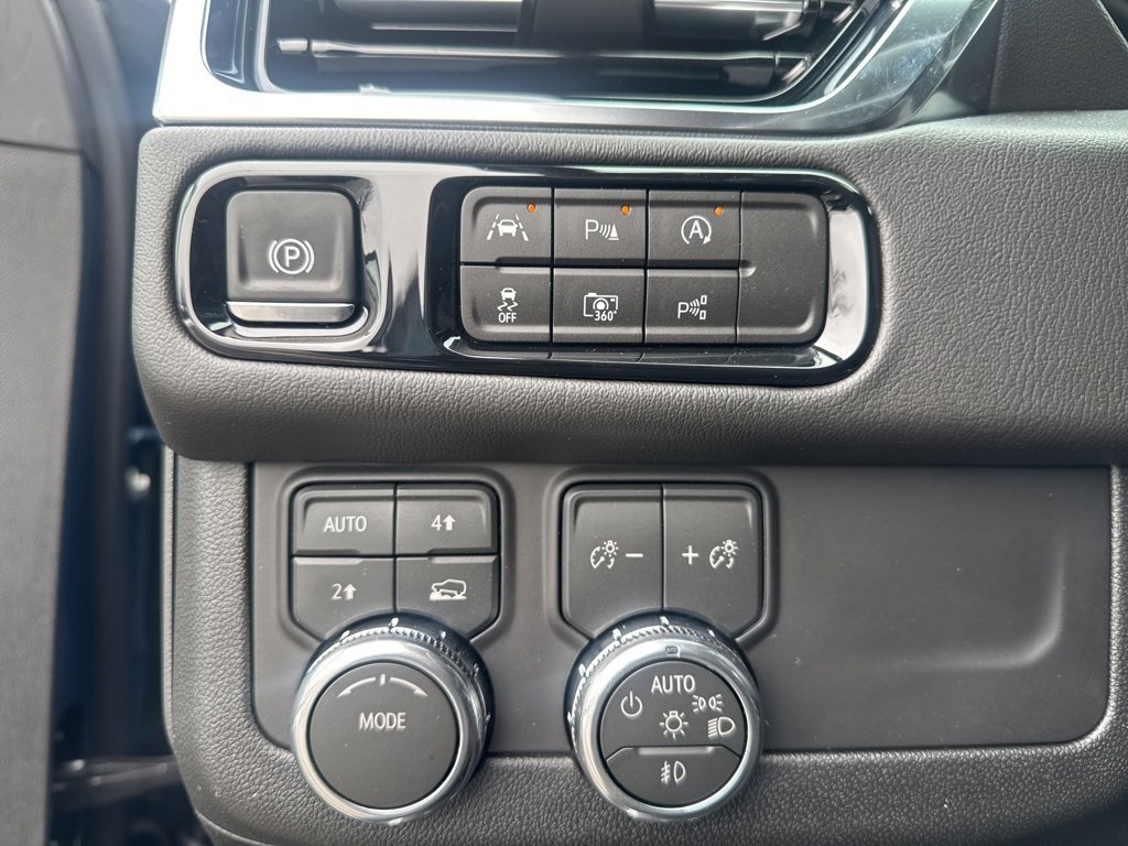 New 2026 GMC Yukon Denali w/ Sun & Power Step Package image 21