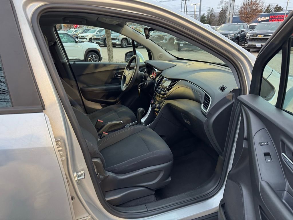 Used 2019 Chevrolet Trax LS image 24