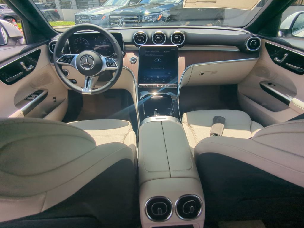 New 2025 Mercedes-Benz C 300 Sedan image 2