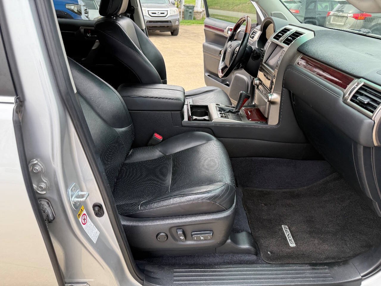 Used 2012 Lexus GX 460 w/ Comfort Plus Pkg AWD/4WD image 16