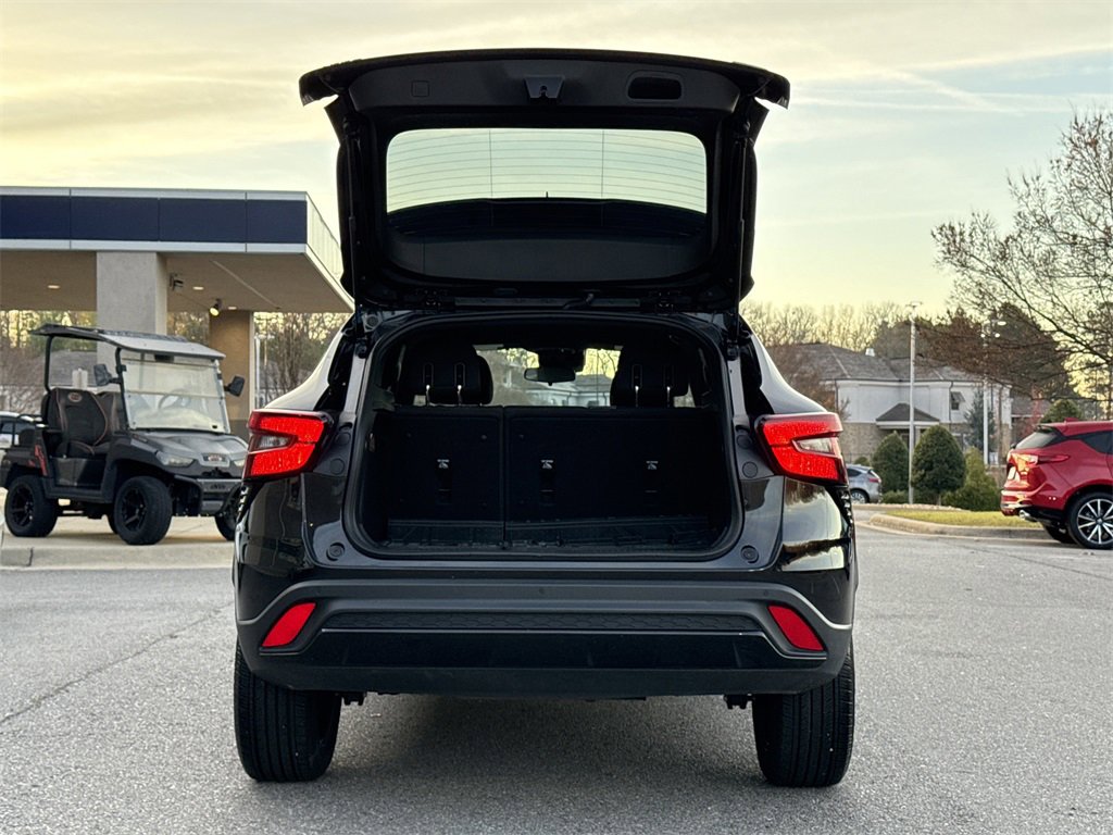 Used 2024 Chevrolet Trax RS w/ Driver Confidence Package image 21