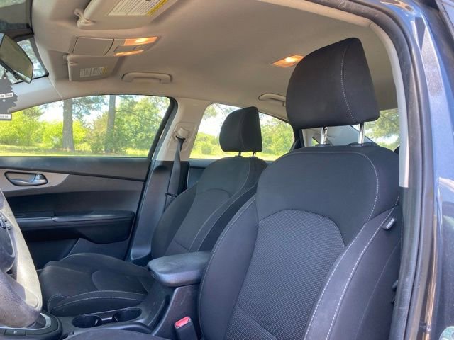 Used 2019 Kia Forte LXS FWD image 11