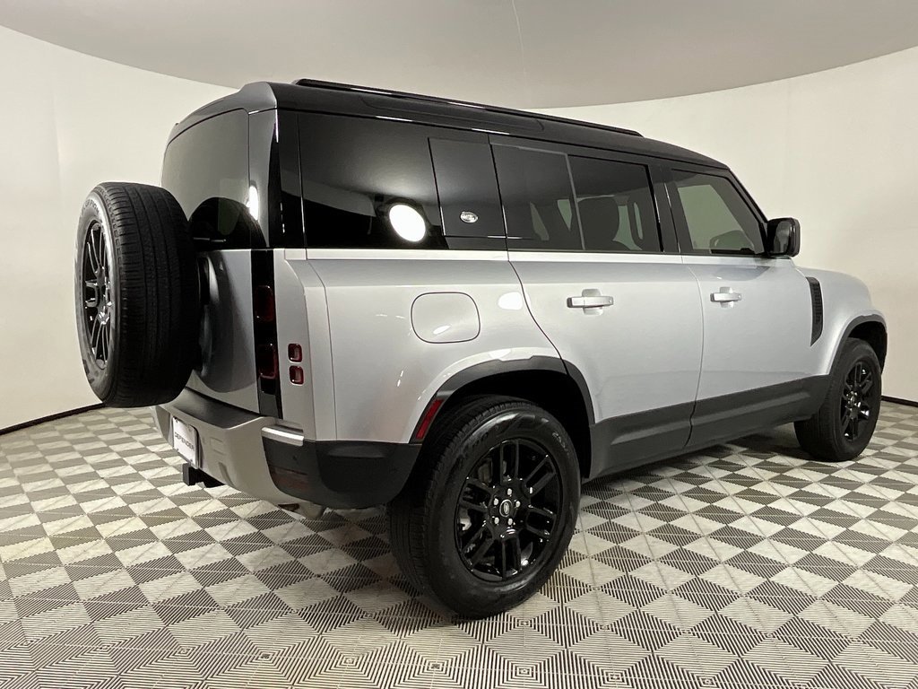 Used 2024 Land Rover Defender 110 S image 4