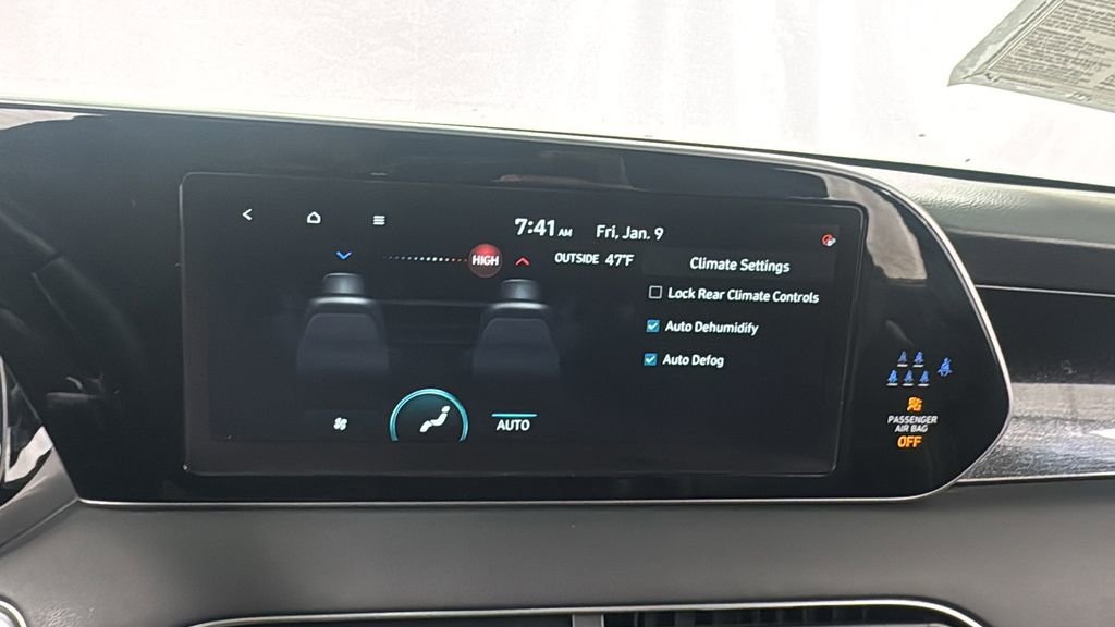 Used 2022 Hyundai Palisade Limited w/ Winter Package image 26