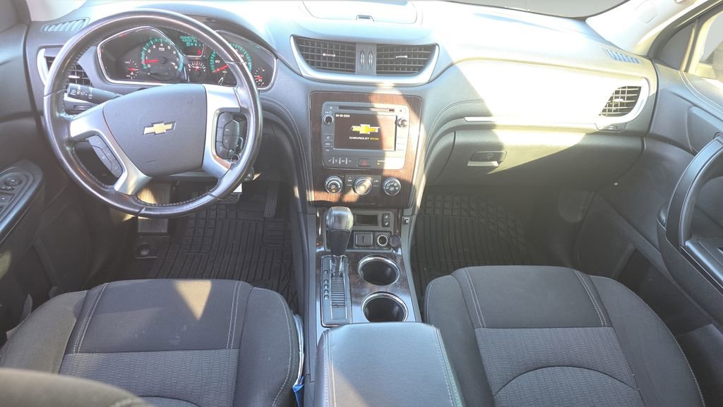 Used 2017 Chevrolet Traverse LT w/ Style and Technology Package image 14