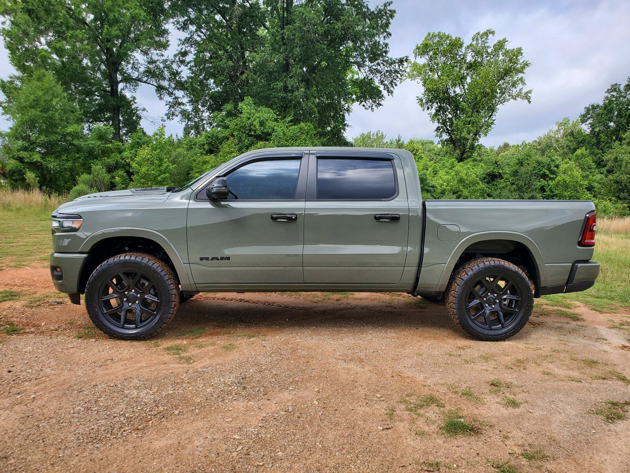 Used 2026 RAM 1500 Laramie w/ Night Edition AWD/4WD image 4