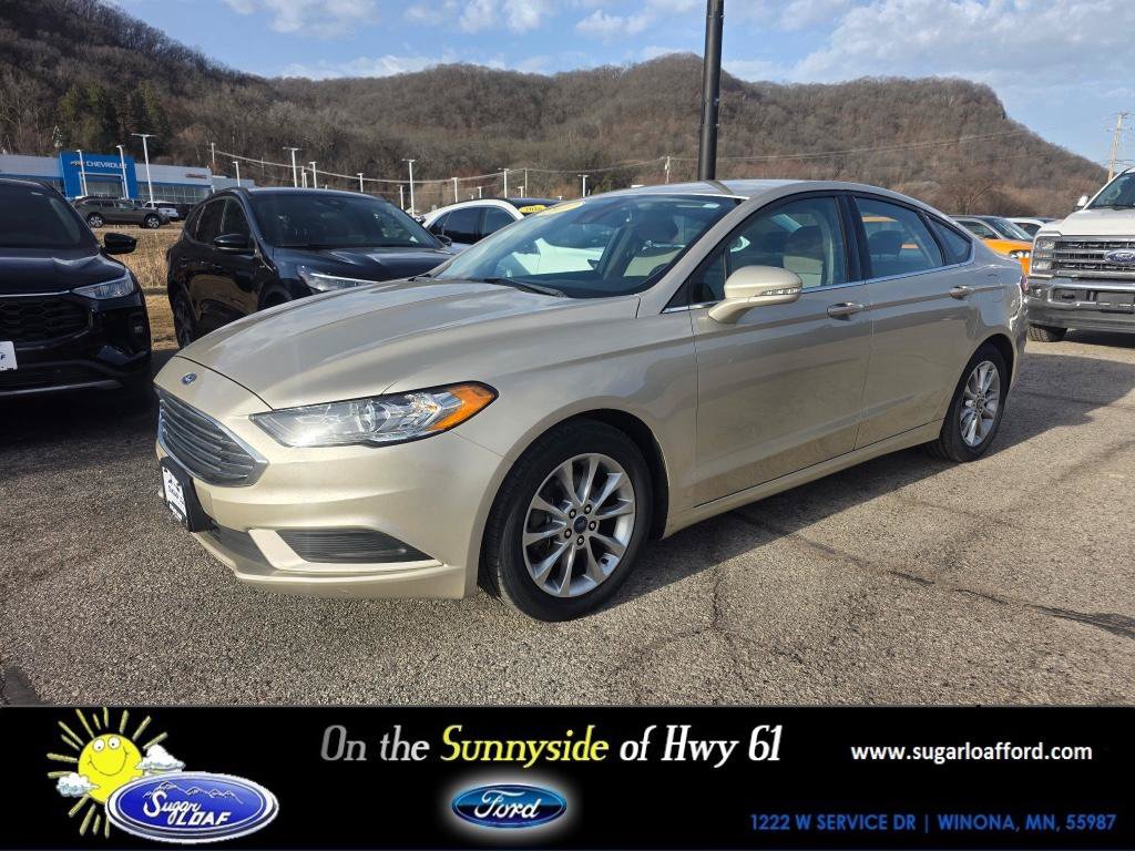 Used 2017 Ford Fusion SE FWD image 1