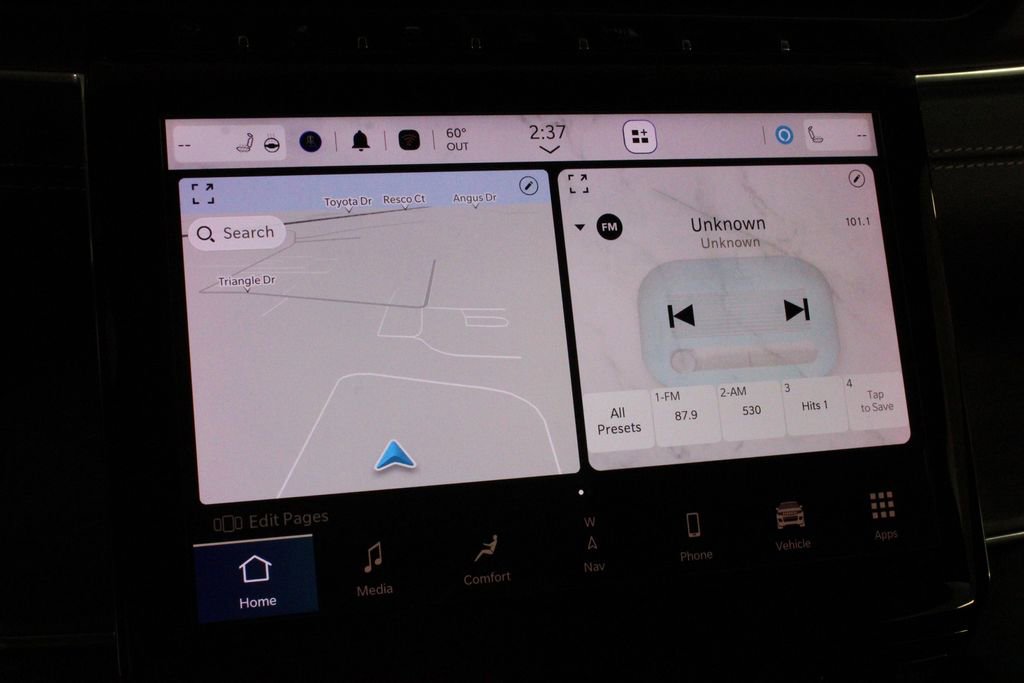 Used 2023 Jeep Grand Cherokee L Overland w/ Advanced Protech Group III image 38